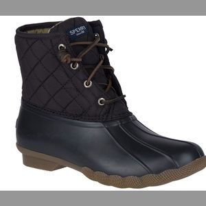 Women's Black Saltwater Quilted Duck Boot size 5